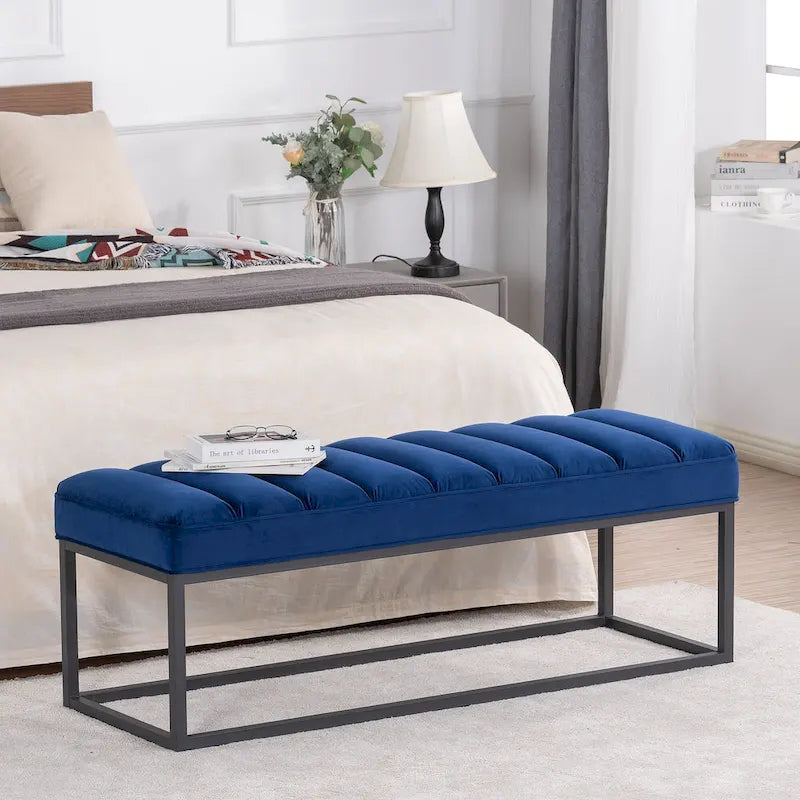 Banc en velours avec base en métal pour chambre à coucher ou entrée