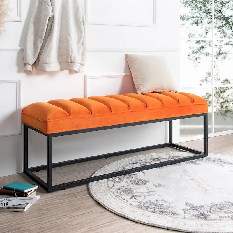 Banc en velours avec base en métal pour chambre à coucher ou entrée