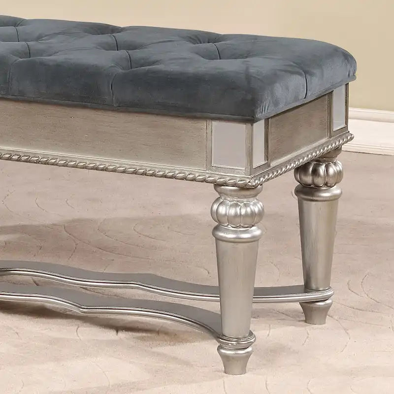 Banc d'appoint capitonné en tissu traditionnel