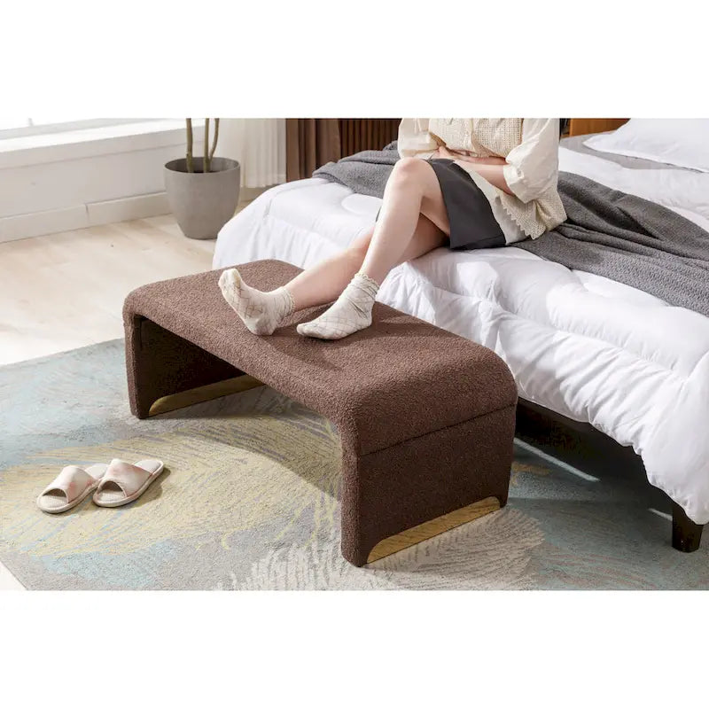 Nouveau Pouf Ottoman en Tissu Bouclé Banc de Chambre à Coucher Banc à Chaussures avec Pieds en Métal Doré